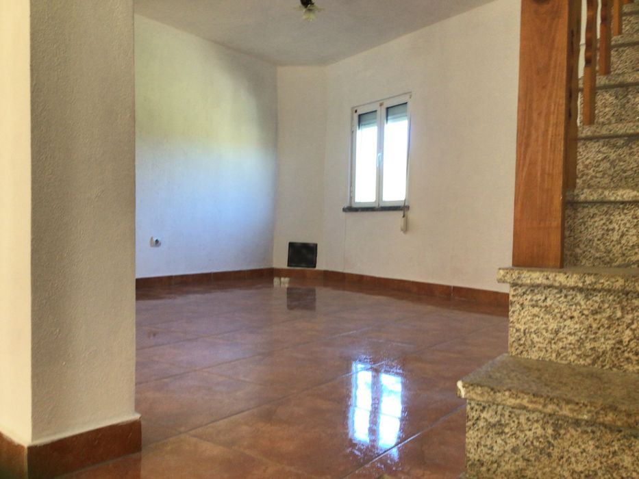 moradia em banda T2 a venda em Paul Covilhã