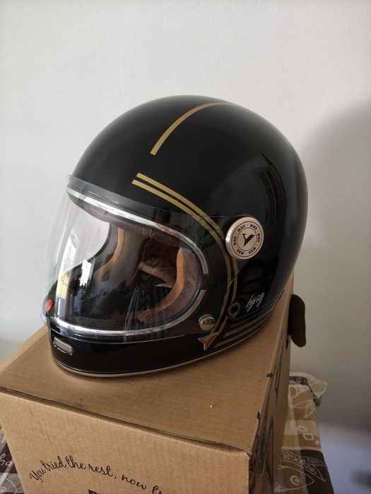 Capacete By City
