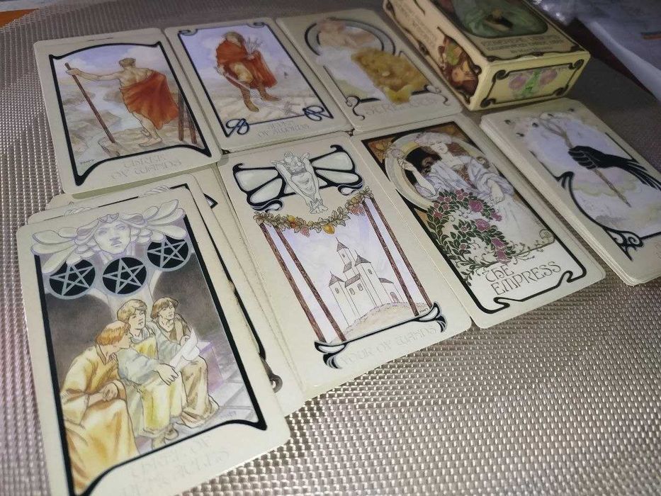 Карти таро ефірних видінь (ethereal visions tarot), без золодіння.
