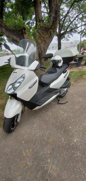 Scooter SH 300cc ,/Outra Honda CB 500c.c/Piaggio 300cc  em Porto .