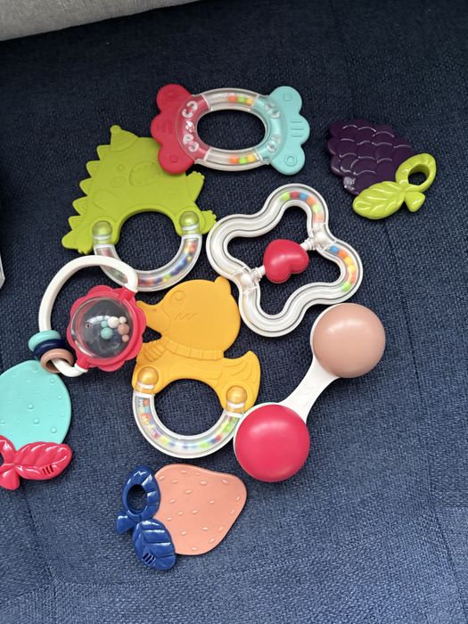 Іграшки для малюків