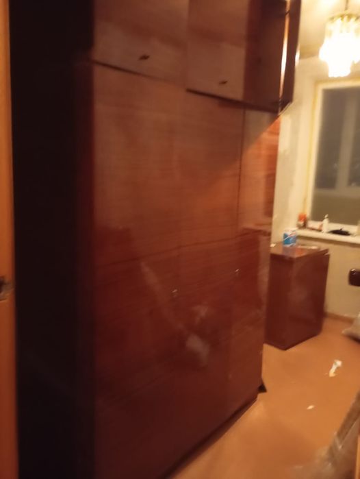 Продається шафа для одягу