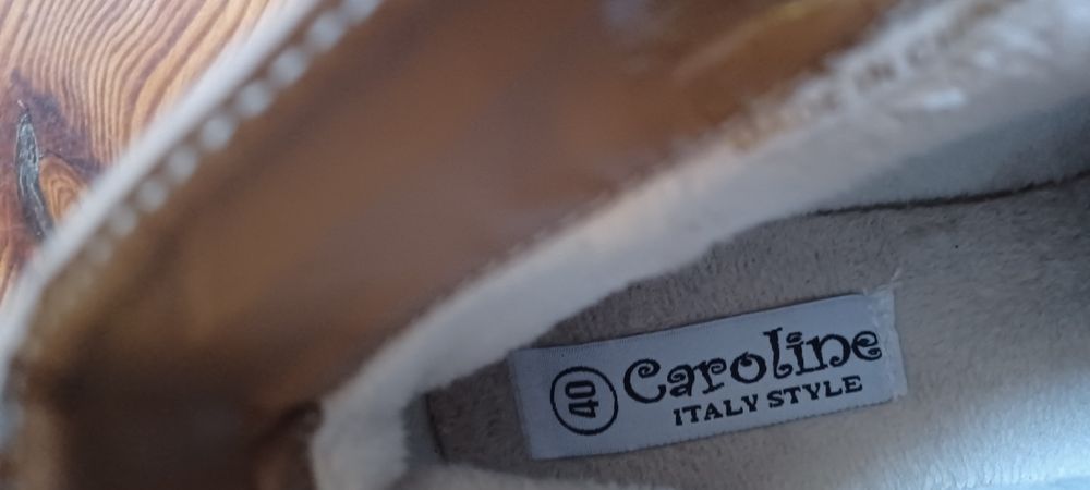 Sznurowane botki  Caroline