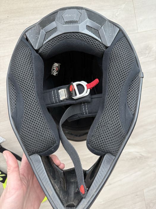 Мотошолом дитячий Airoh розмір XS і окуляри