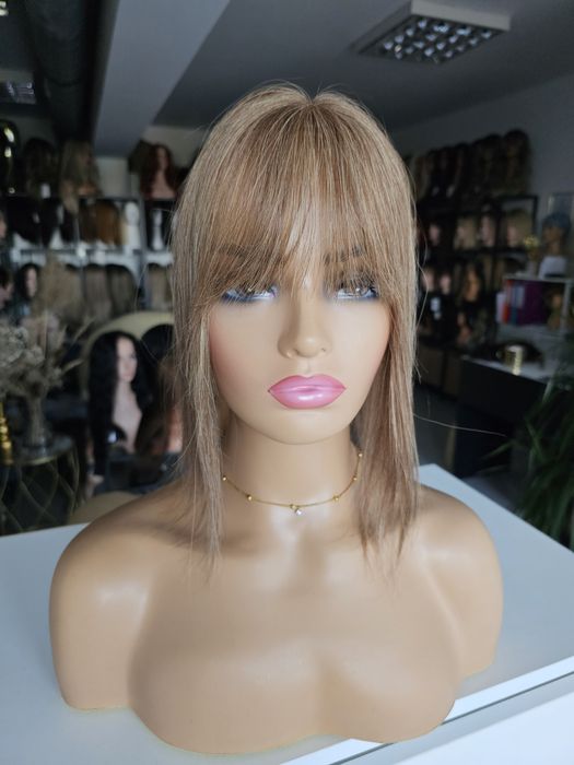 Topper z włosów naturalnych Asia z grzywką  blond brąz imitacja skóry