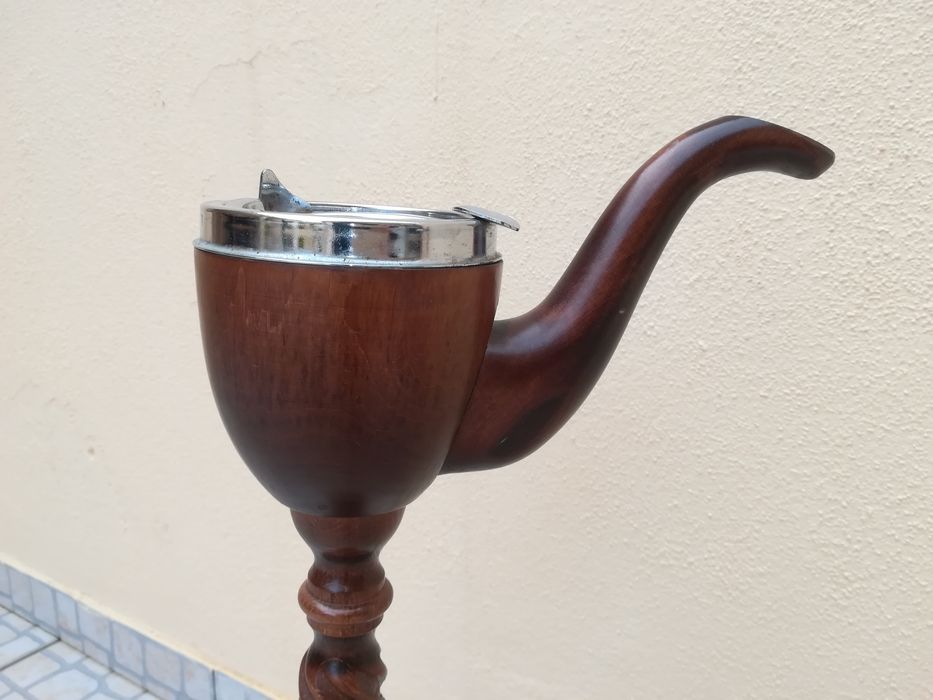 Cachimbo/cinzeiro em madeira
