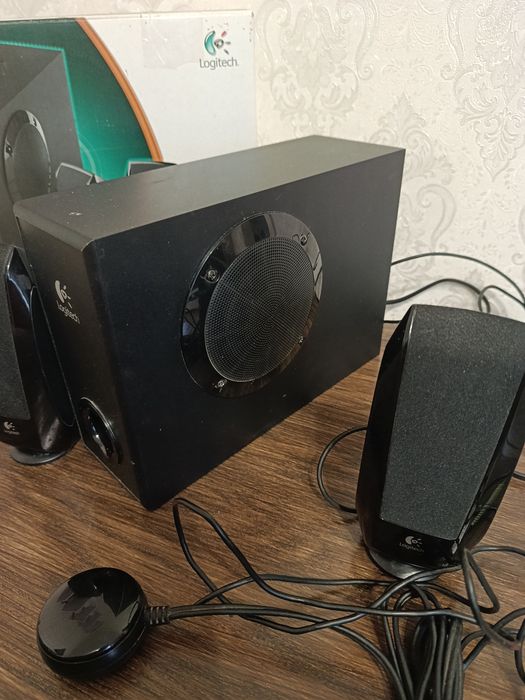 Акустическая система 2.1 Logitech.