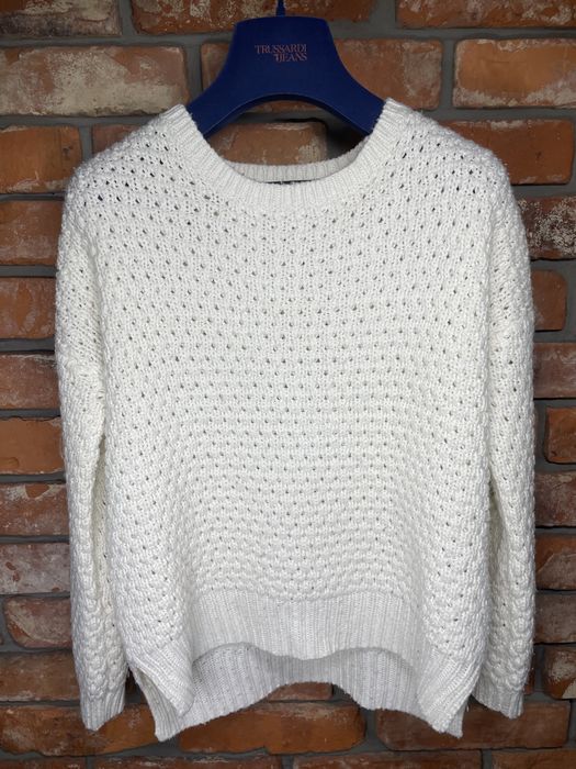 Biały sweter Fishbone XS