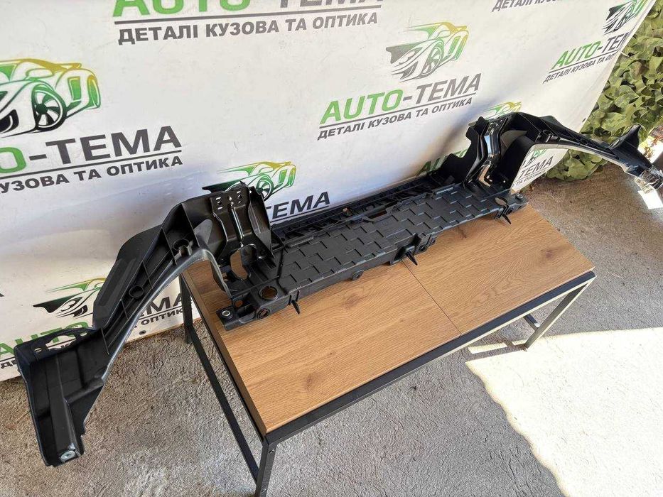 панель установочна Ford Fusion телевізор Фюжен
