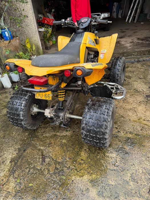 Moto 4 250 automático