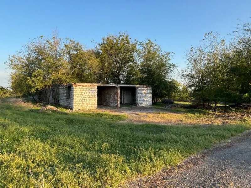 ПРОДАЖ - Будівля - виробничий будинок з спорудами (корівник) 943,2 м2