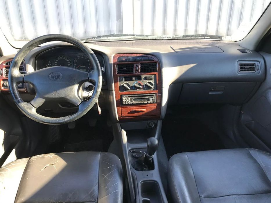 Toyota Avensis T22 1.6 110cv 5P 1999 - Para Peças