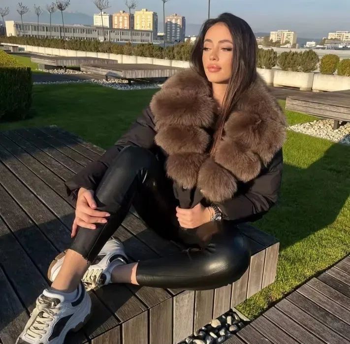 Пуховик зимовий короткий оверсайз з натуральним хутром.