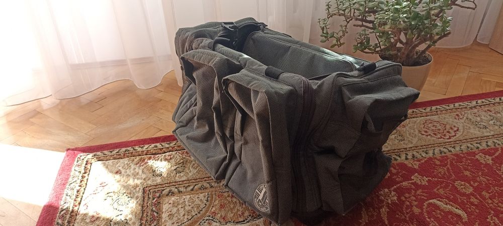 Torba karpiowa Marcel Van Den Eynde  z dnem z pianogumy.