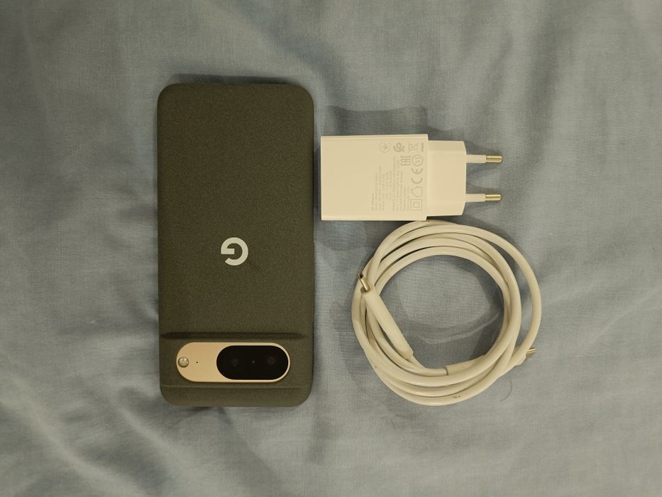 Google pixel 8 rose gold