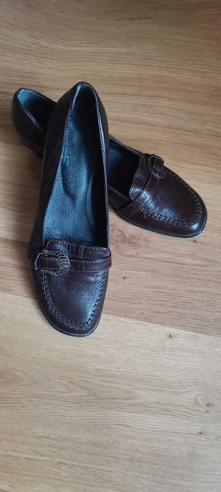 Brązowe czółenka mokasyny loafersy na niskim obcasie rozmiar 38