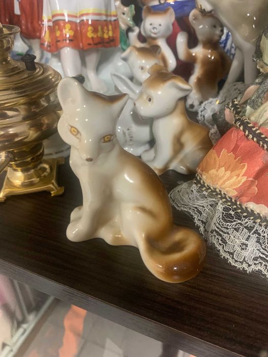 Фарфоровая статуэтка