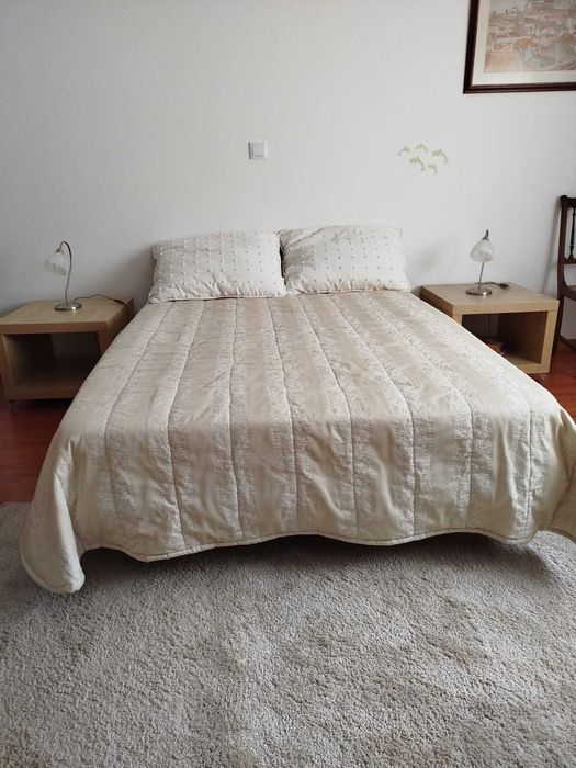 Estrado cama de casal e colchão