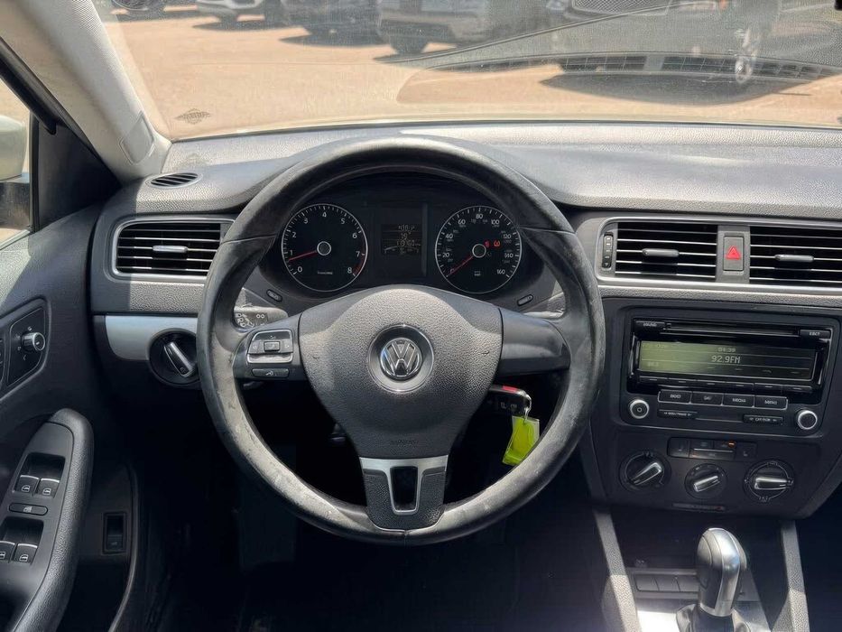 Volkswagen Jetta Se      2013