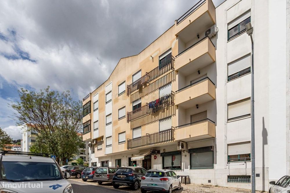 Espaçoso T3 no Sobralinho - 131m2 Com Box para 2 Viaturas — Alverca Do Ribatejo E Sobralinho, Lisboa