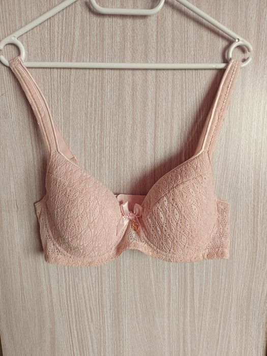 Nowy biustonosz różowy