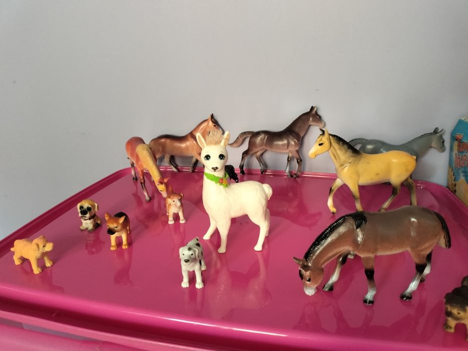 Figurki konie, psy