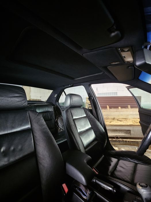 Podsufitka BMW E36 Coupe/Sedan Szyberdach Świeżo oklejona pod klienta