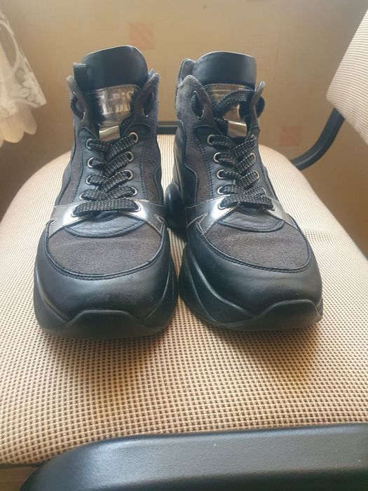 Ботинки  кроссовки женские