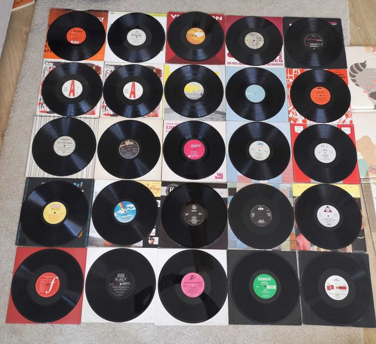 Conjunto de 25 discos de música eletrónica!