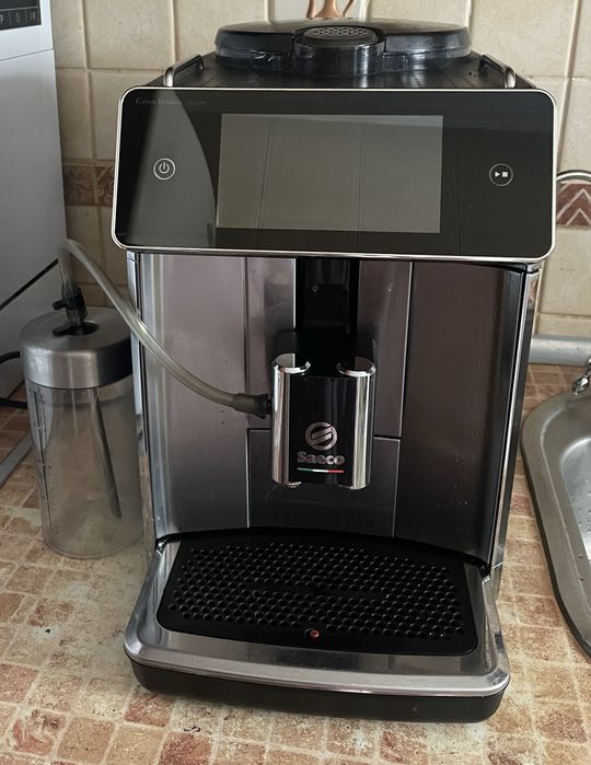 Кавомашина Philips Saeco SM6685/00 з сенсорним дисплеєм