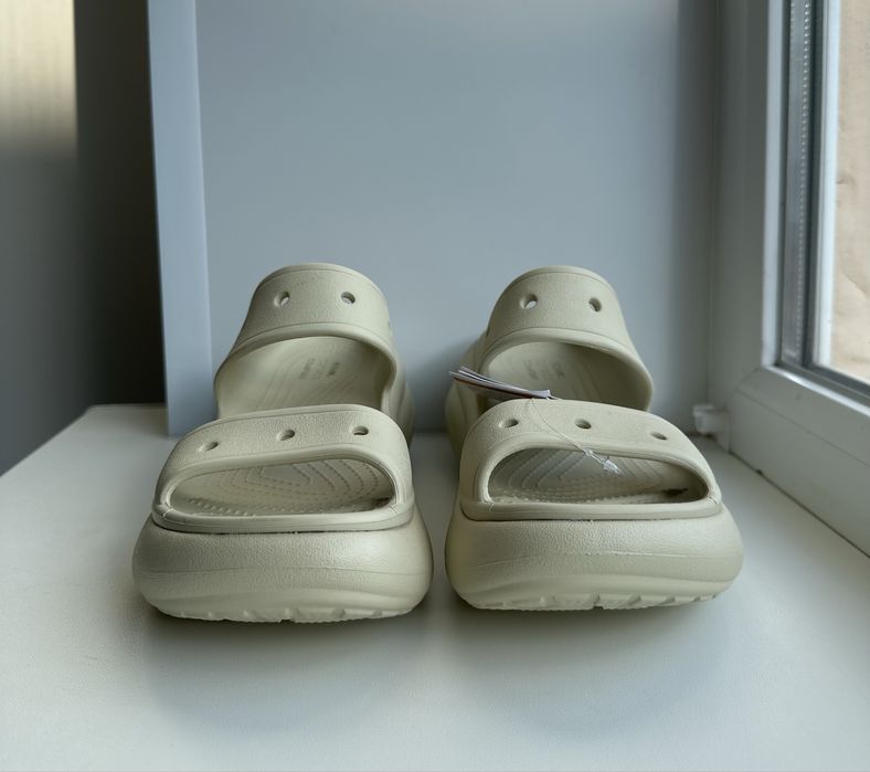 Crocs Classic Crush Sandal жіночі шльопанці 41 розмір
