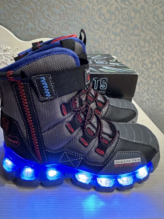 Skechers lights 27,5-37