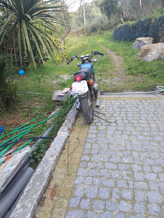 Honda 125 para reparação