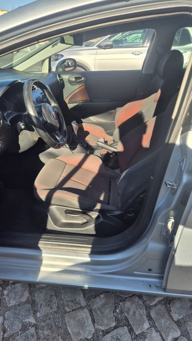 seat leon 1.9 tdi 105cv — photo 5