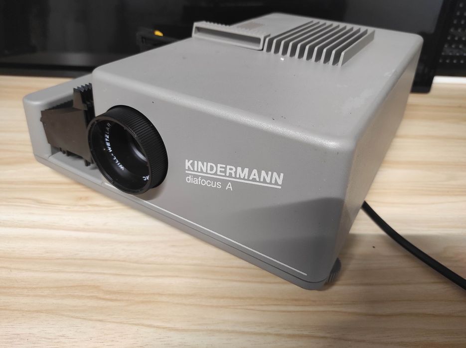 Rzutnik slajdy Kindermann diafocus A 8002