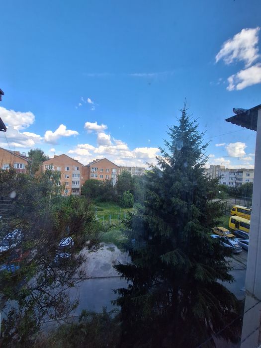 Продаємо 1 кімнатну квартиру  вул. Шкільна
