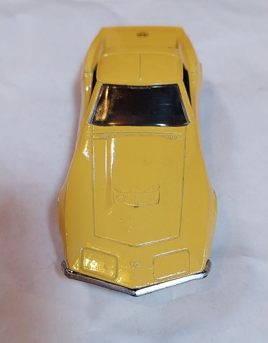 Miniatura Chevrolet Corvette em escala 1/43