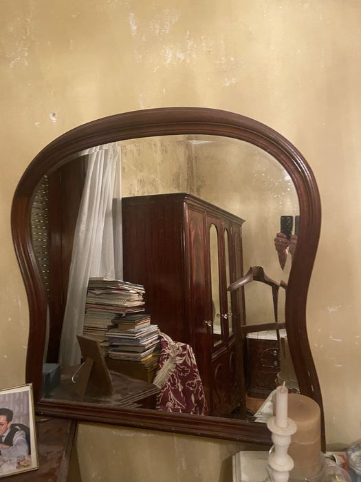 Mobilia de casal em mogno