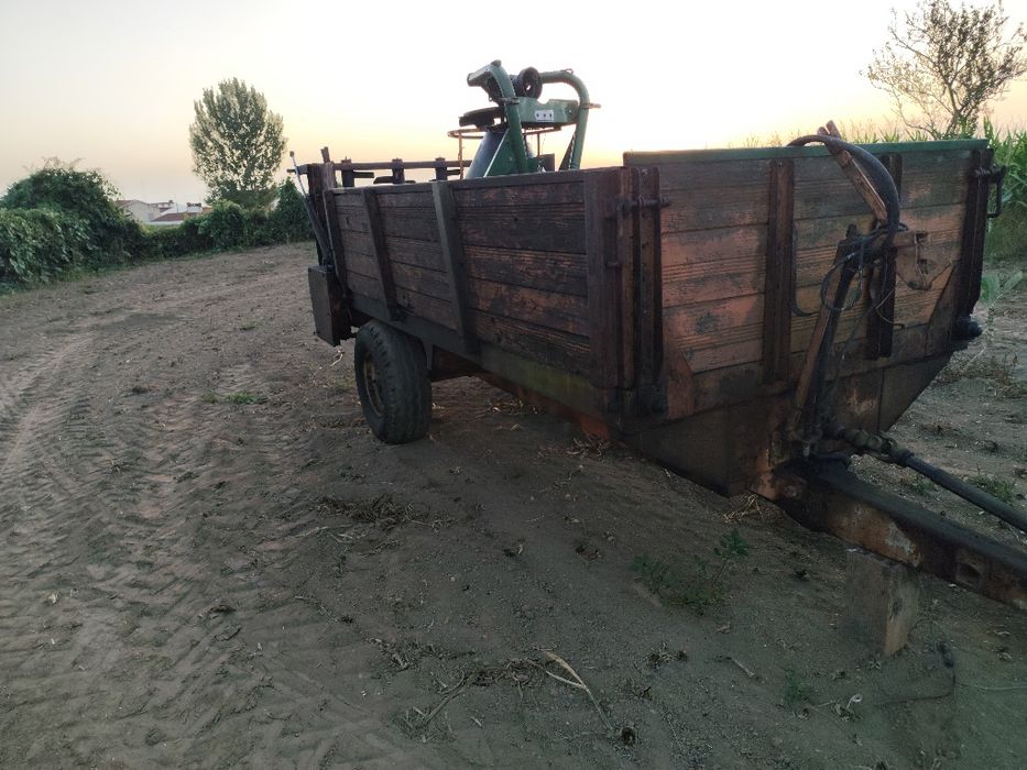 Reboque espalhador de estrume Galucho