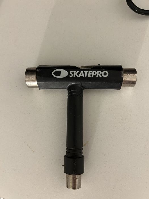 Skate Birdhouse Tony Hawk