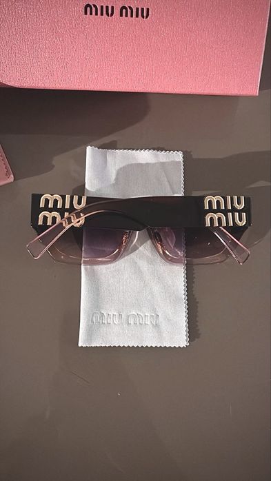 Óculos de sol Miu Miu novos, nunca usados