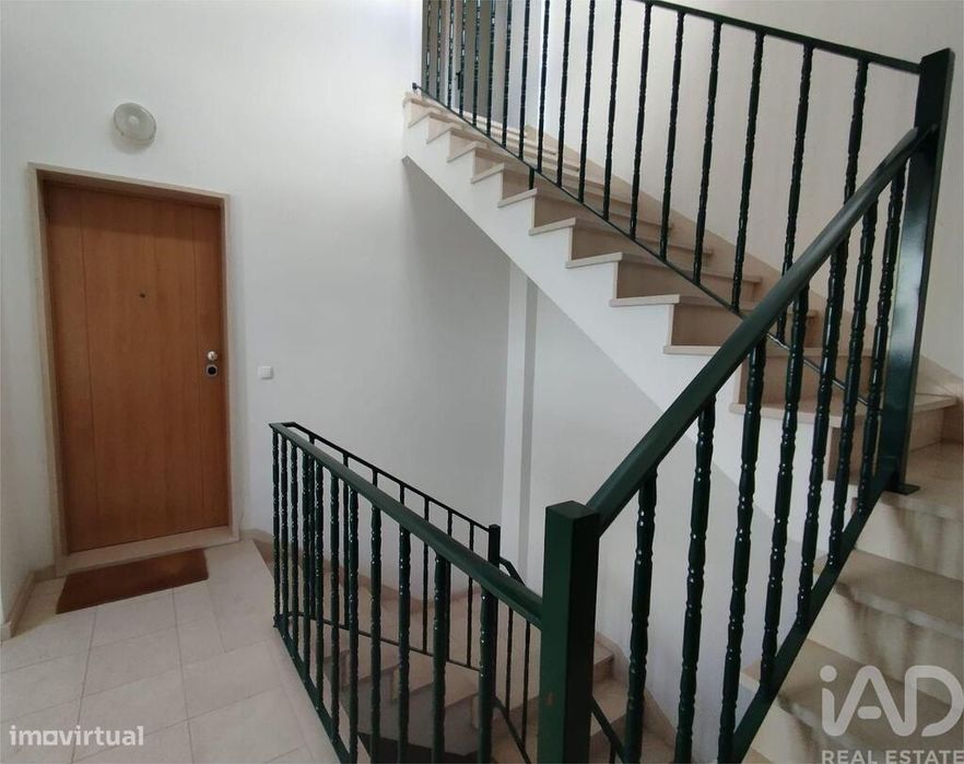 Apartamento T2 em Almeirim de 163,00 m2