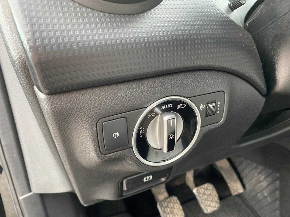 Mercedes A180D AMG GPS — foto 12
