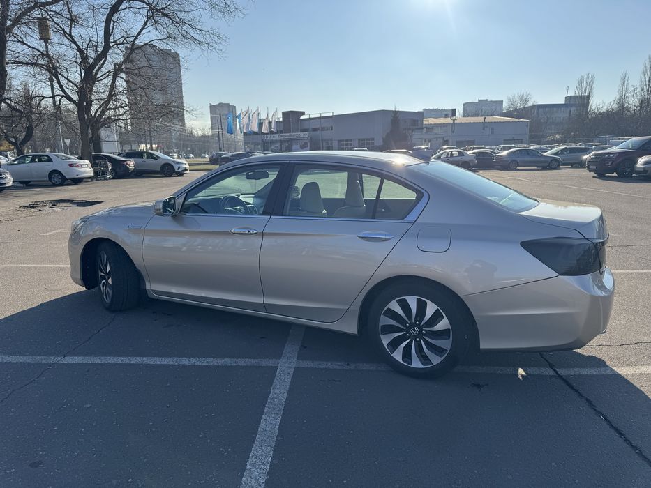 Honda Accord 9 Hybrid 2014
