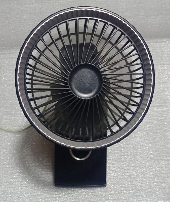 Настольный вентилятор с прищепкой