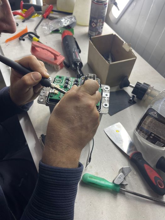Відновлення 16V Акб Tesla 3/Y/S