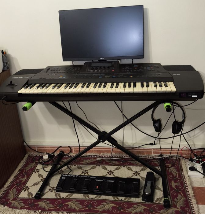 Suporte de teclado musical como novo