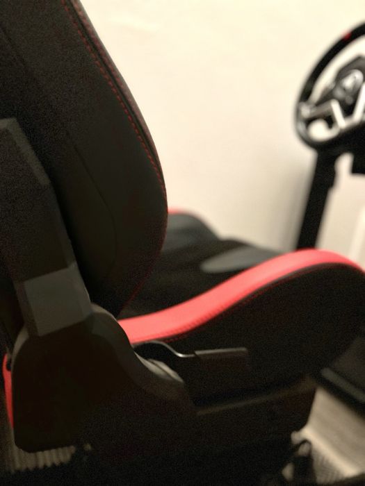 Cockpit Trak Racer + Thrustmaster T248 + Pedais – PS5