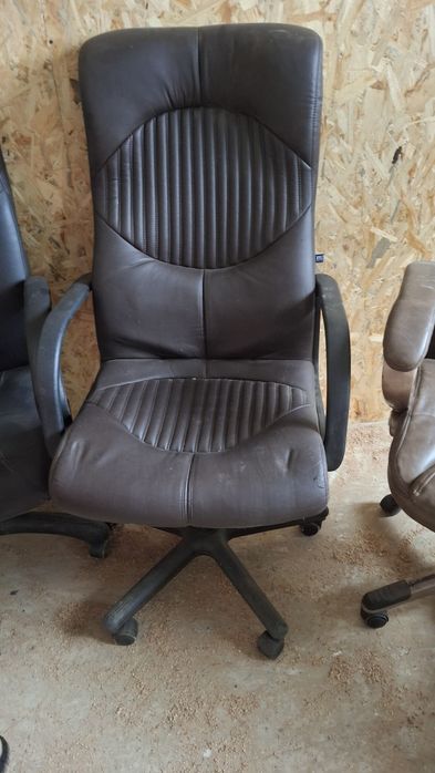 Продам крісла офісні