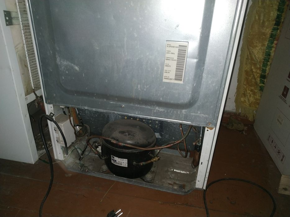 Холодильник Samsung